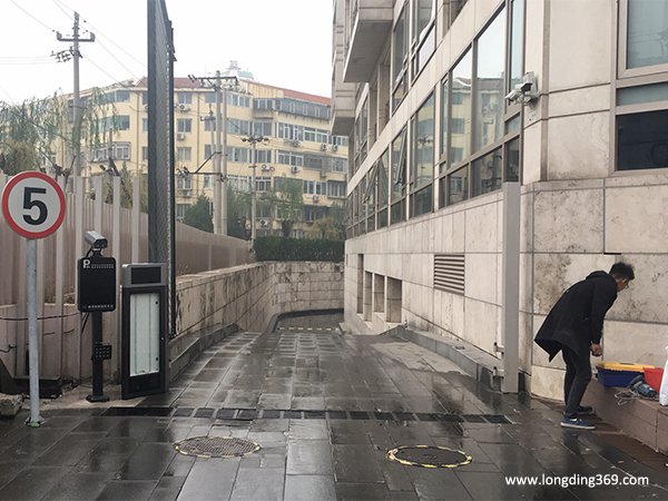 車牌識別系統，廣告道閘